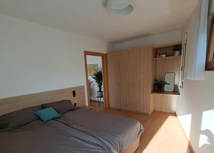 Ehrenburg - Private Apartment Merano